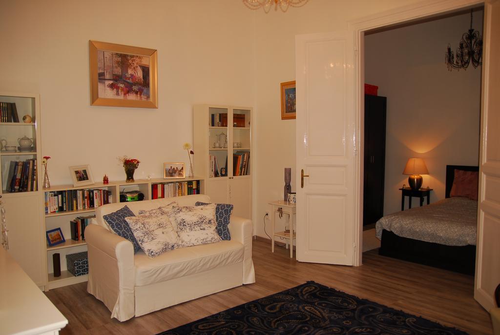 Balazs Apartment - Oktogon بودابست المظهر الخارجي الصورة